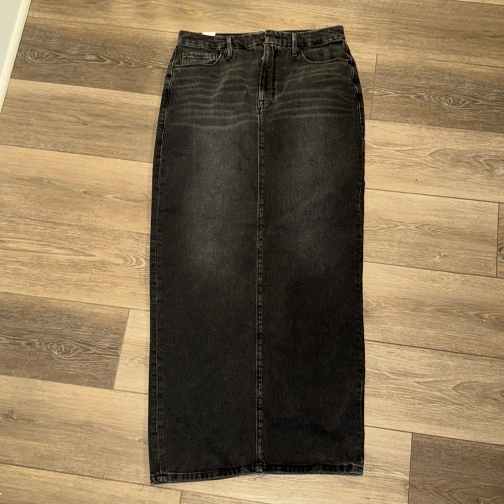 NWT Good American maxi size with zip up slit in back